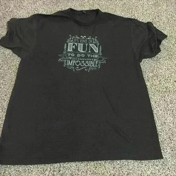 ⭐️ Mens It’s Kinda Fun to do the Impossible T Shirt - Picture 1 of 3